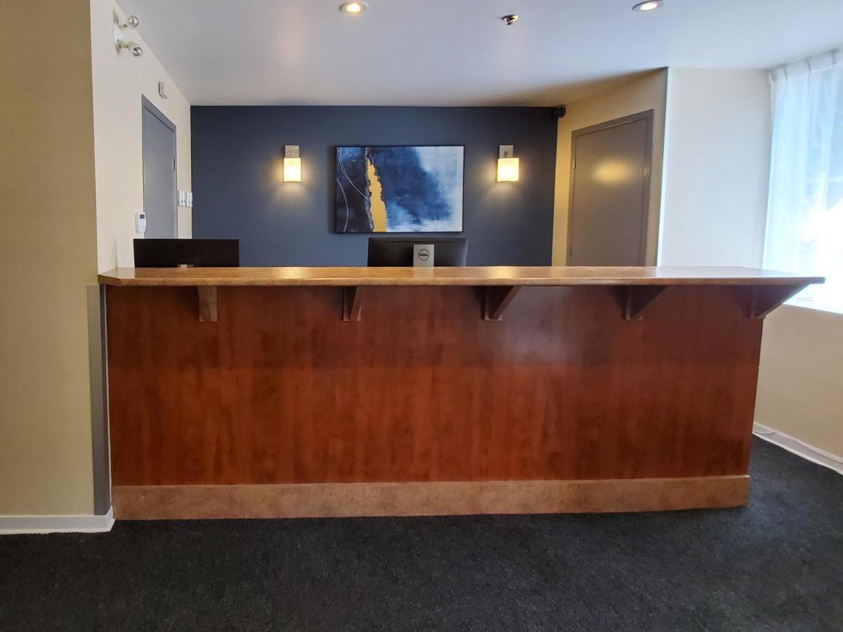 Econo Lodge Монреаль Екстер'єр фото