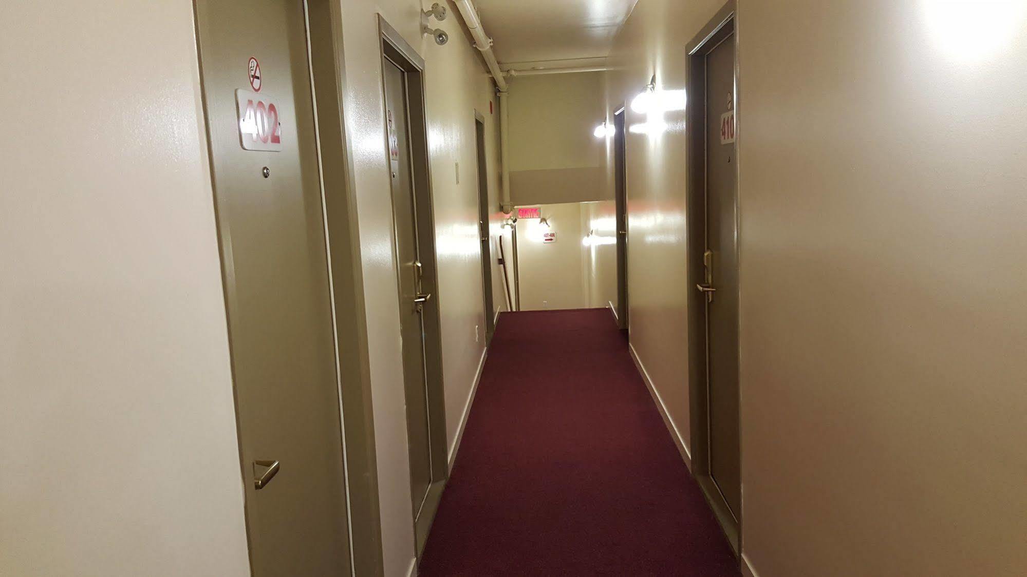 Econo Lodge Монреаль Екстер'єр фото