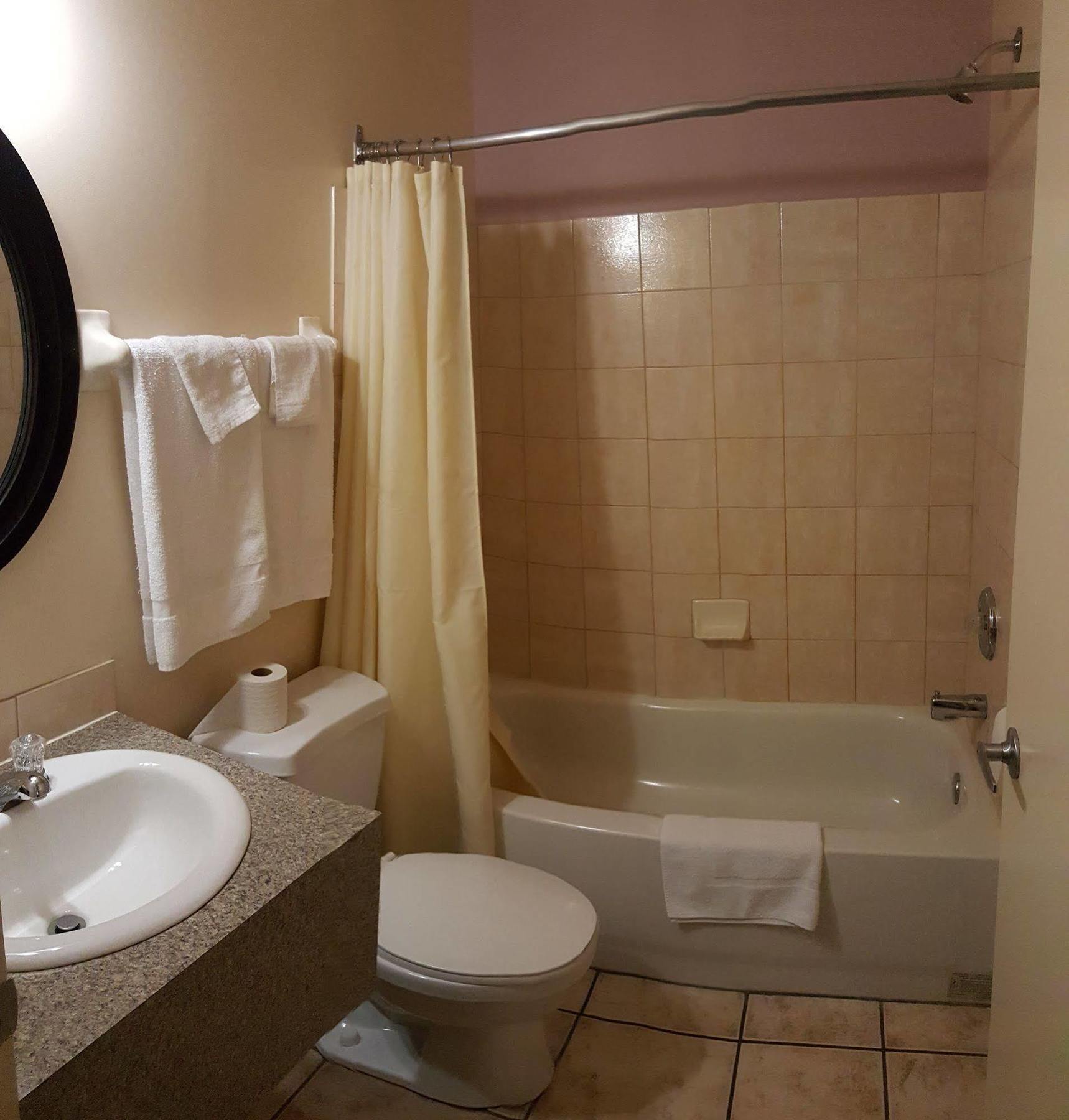 Econo Lodge Монреаль Екстер'єр фото