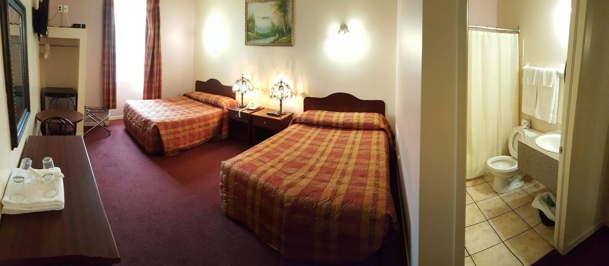 Econo Lodge Монреаль Екстер'єр фото