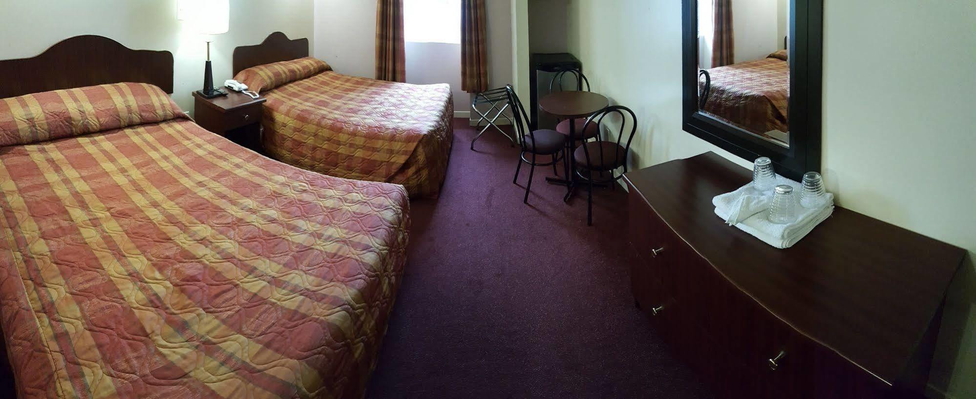 Econo Lodge Монреаль Екстер'єр фото